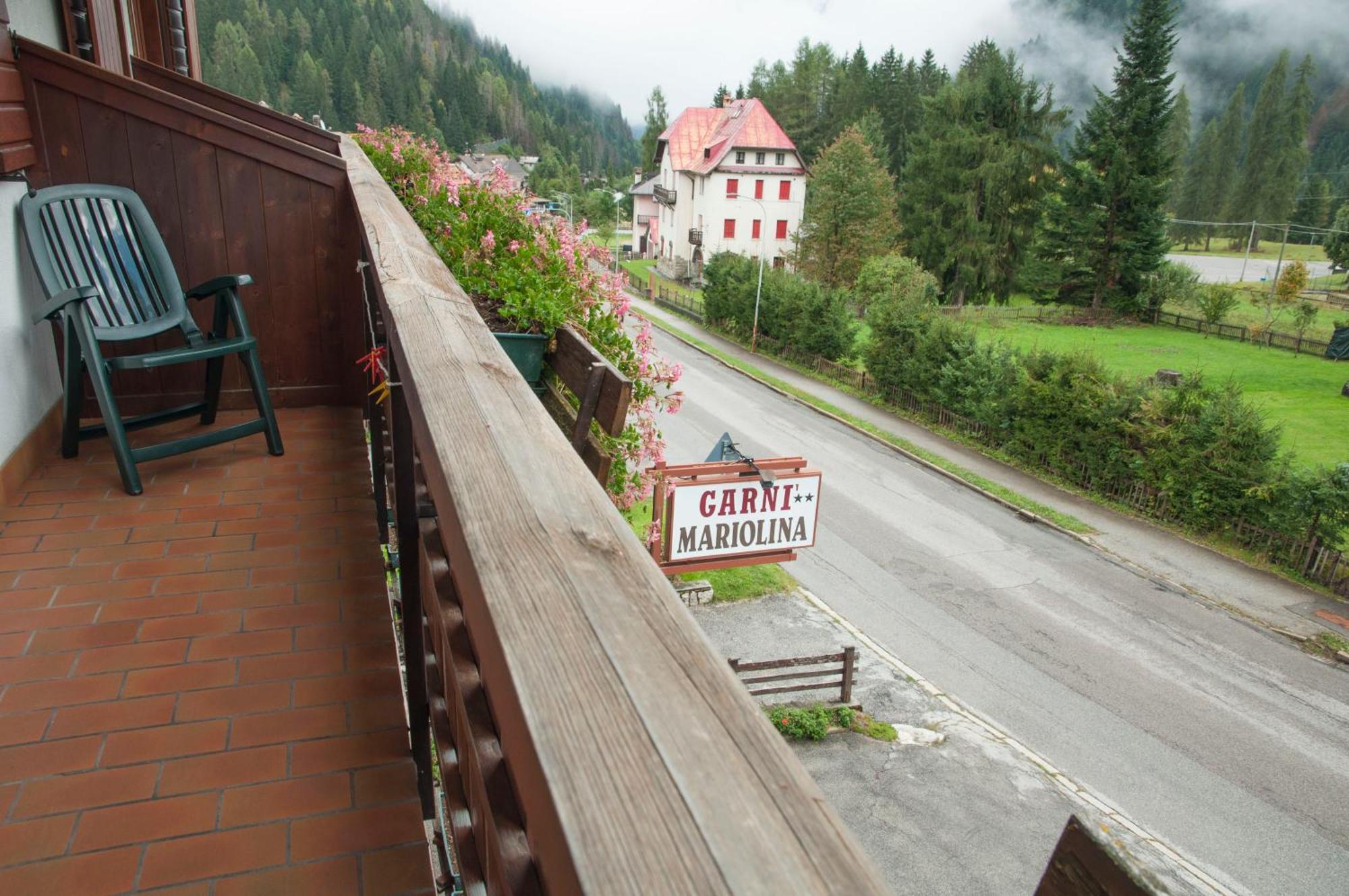 Garni Mariolina Bed and Breakfast Falcade Exteriör bild