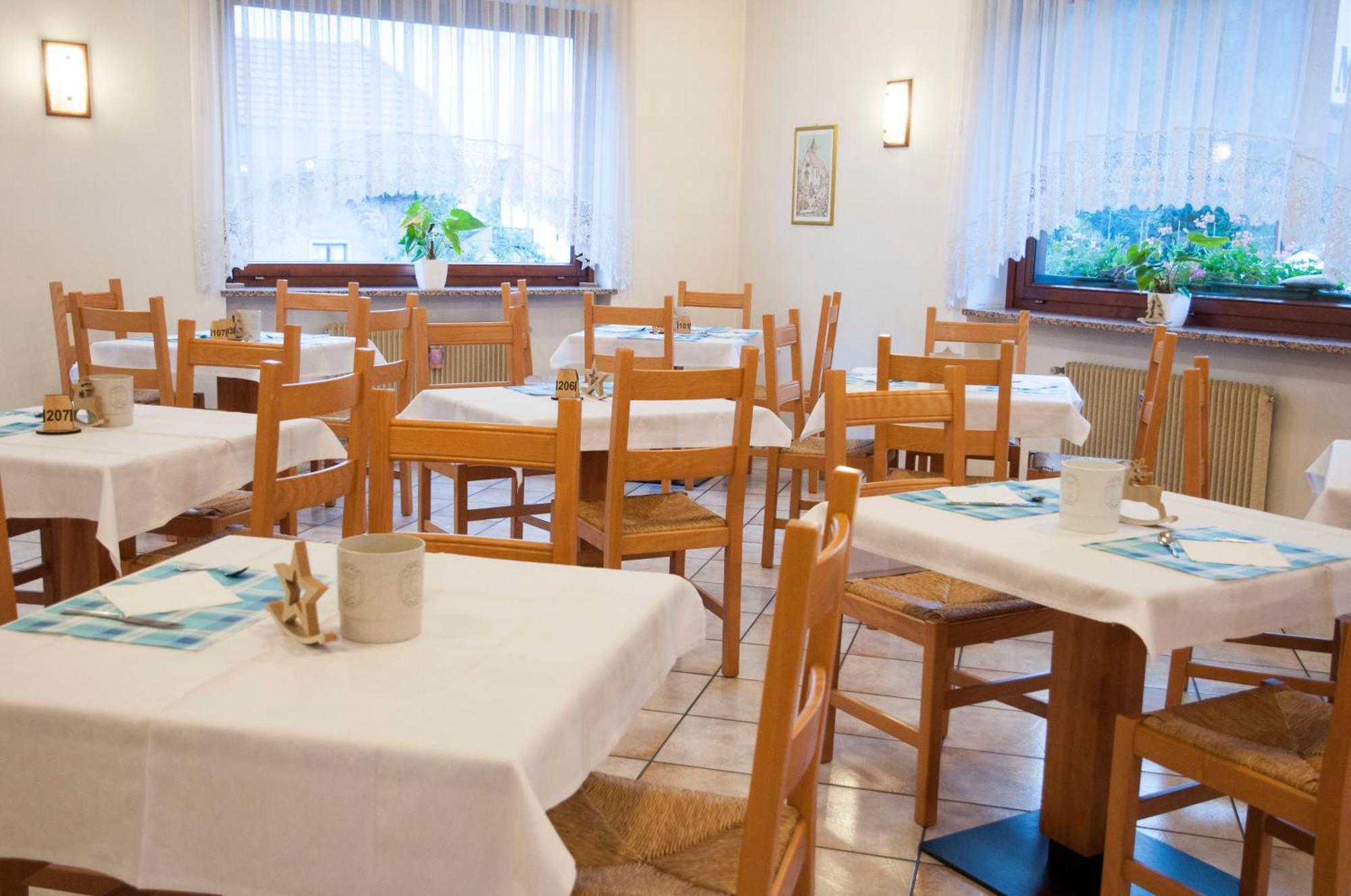 Garni Mariolina Bed and Breakfast Falcade Exteriör bild