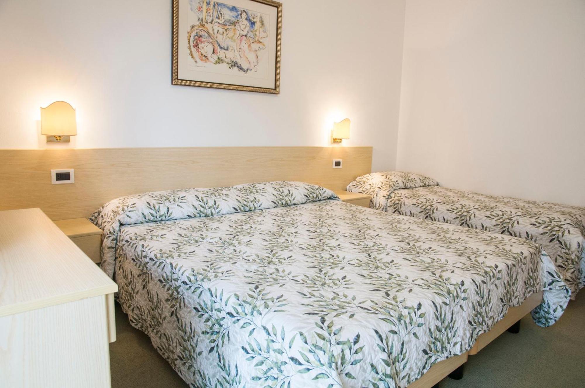 Garni Mariolina Bed and Breakfast Falcade Exteriör bild