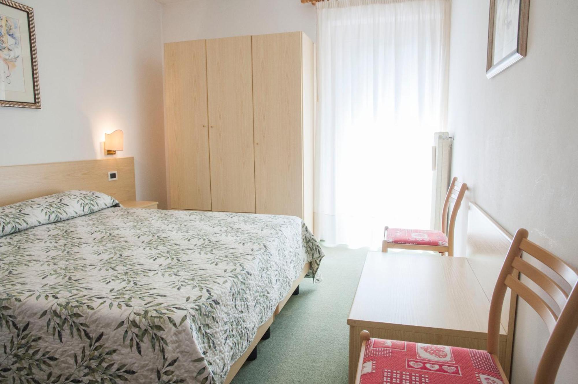Garni Mariolina Bed and Breakfast Falcade Exteriör bild