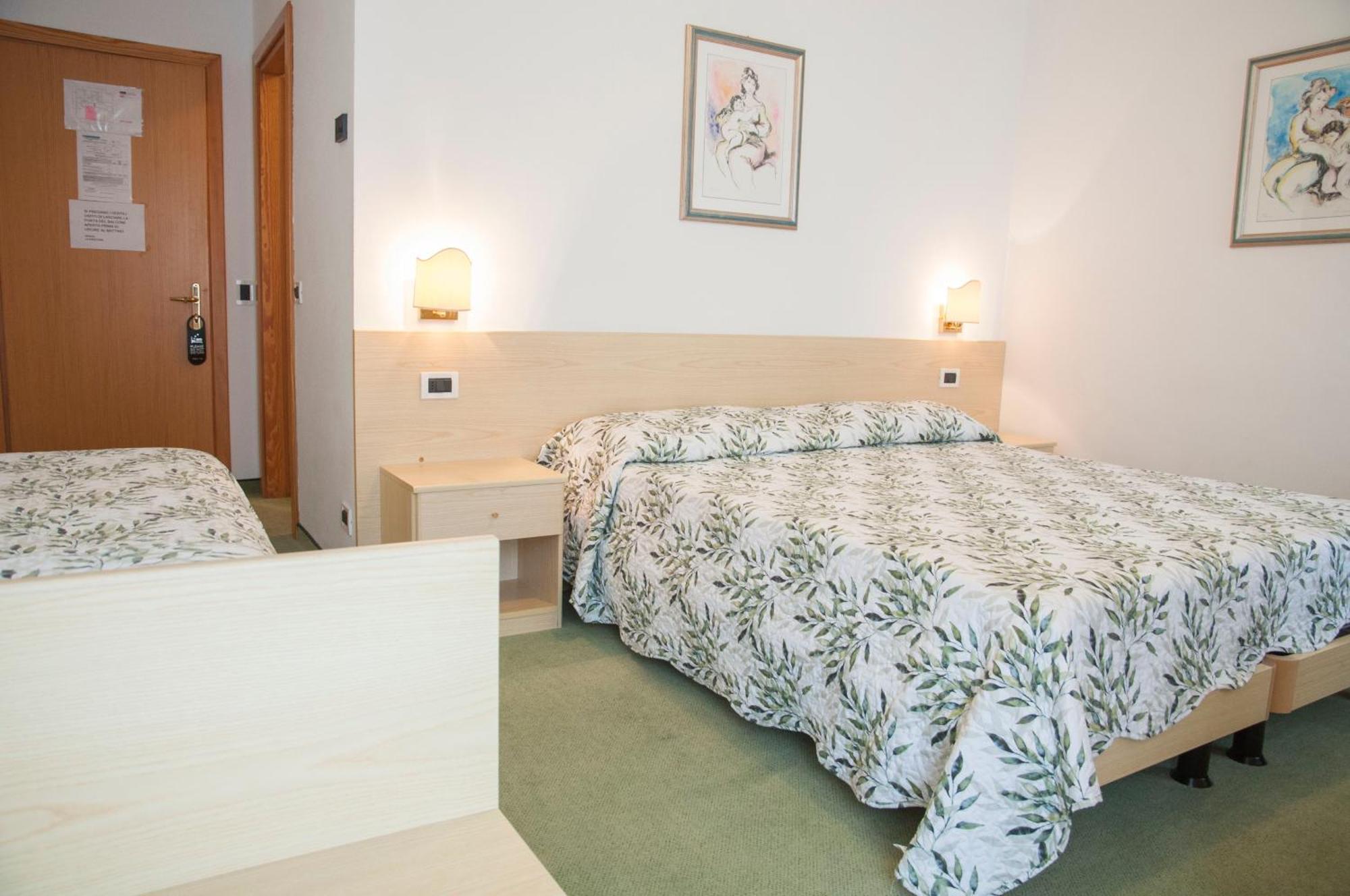 Garni Mariolina Bed and Breakfast Falcade Exteriör bild