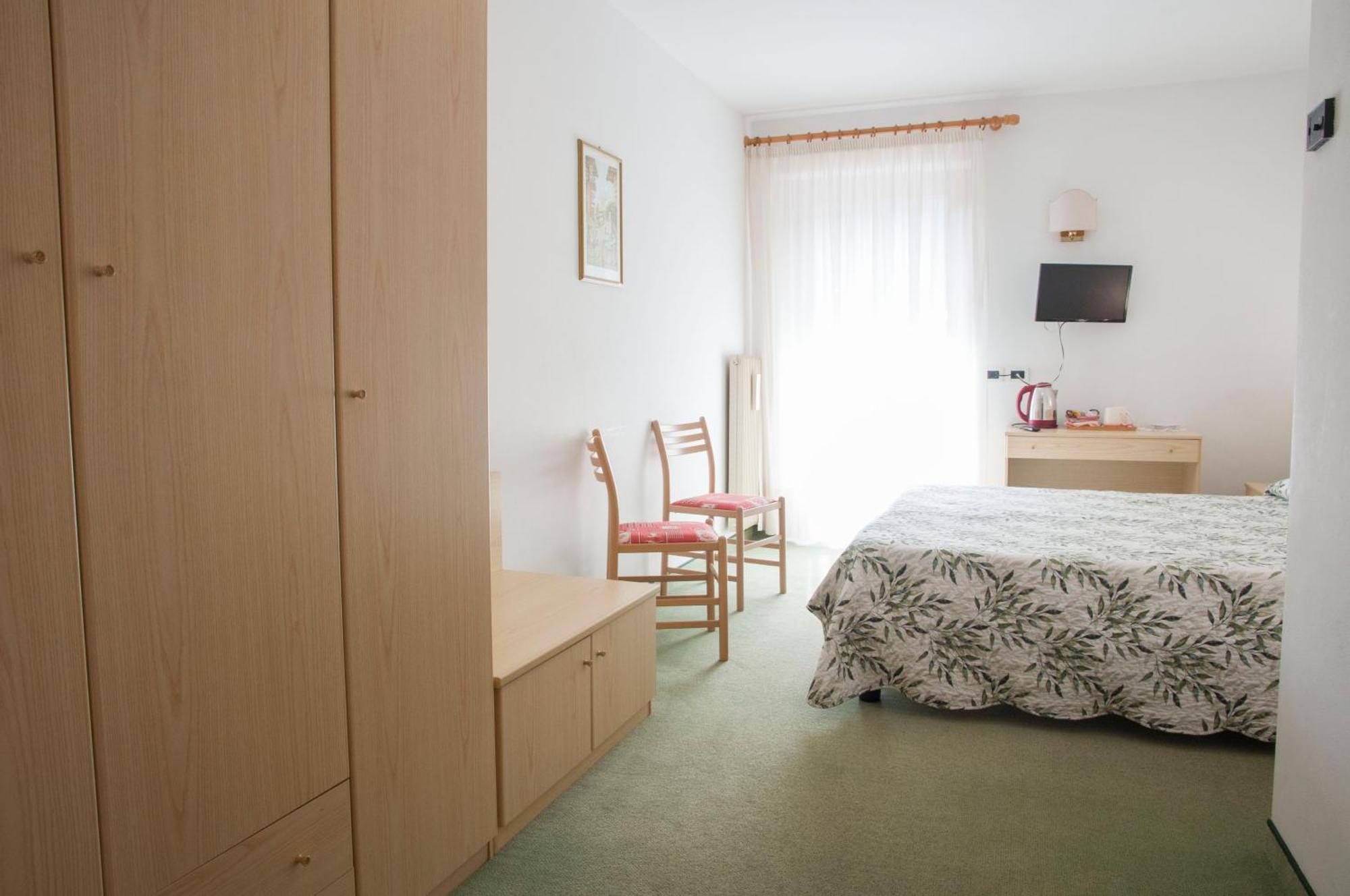 Garni Mariolina Bed and Breakfast Falcade Exteriör bild