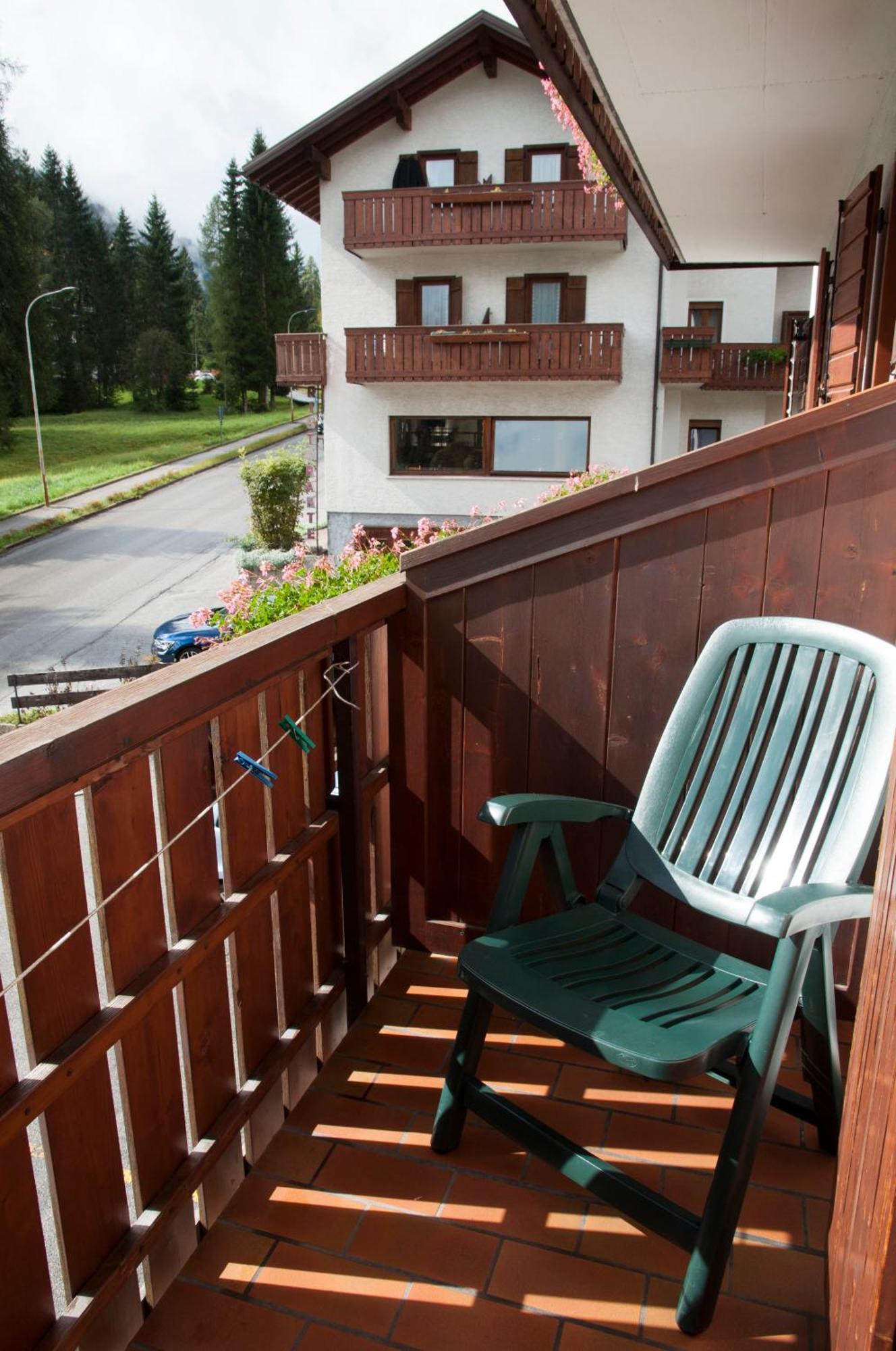 Garni Mariolina Bed and Breakfast Falcade Exteriör bild