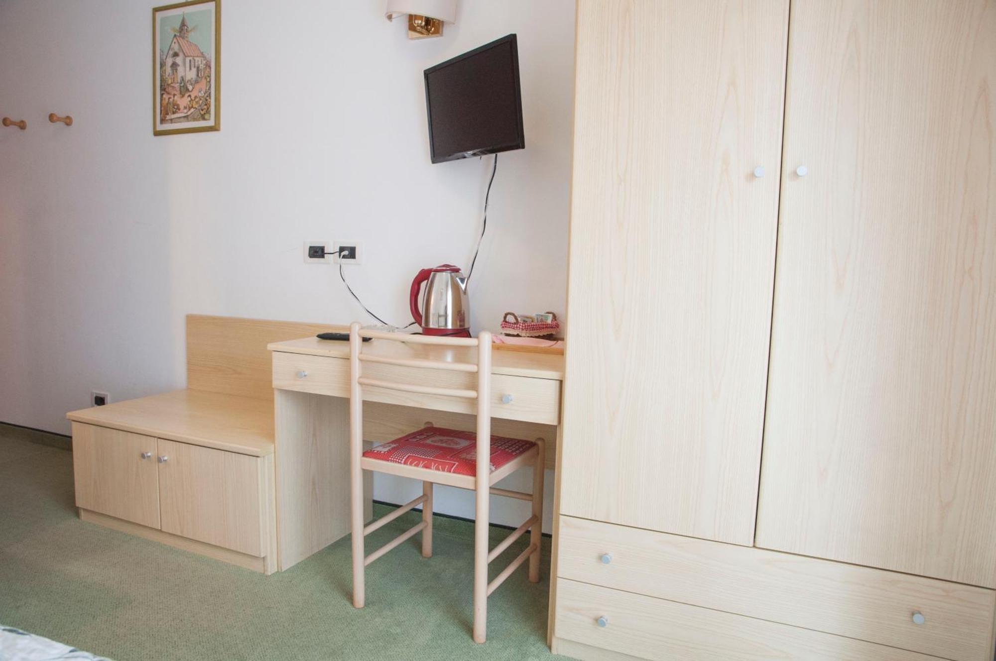 Garni Mariolina Bed and Breakfast Falcade Exteriör bild